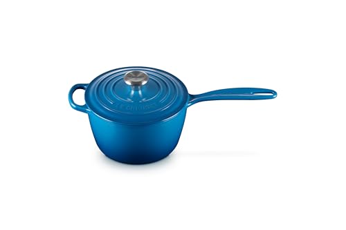 Le Creuset Signature Stielkasserolle aus Gusseisen, Rund, Ø 18 cm, 1,8 l, Für alle Herdarten inkl. Induktion geeignet, 2,942 kg, Marseille… – Ansicht 1