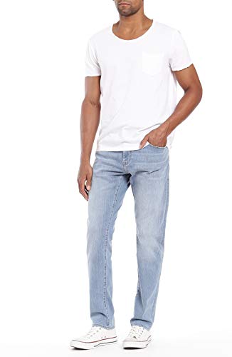 Men’s Regular Rise Slim Leg Jeans www.denim.fit 4 Men’s Regular Rise Slim Leg Jeans www.denim.fit 4