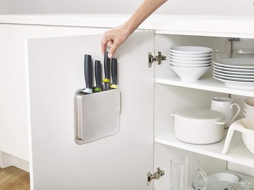 Couteaux Elevate Joseph Joseph pour cuisiner simplement dans une cuisine rangée