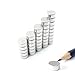 Produktbild PACKIVO Neodym Magnete  10 x 5 mm - 20 Stück Kleine Magnete Scheibenmagnete extra stark rund Mini Magnet Magnettafel Pinnwand Kühlschrank Schwarzes Brett Whiteboard Basteln Handwerk Fotos Büro
