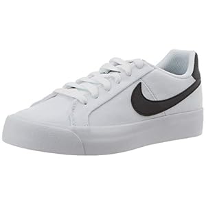 Nike Women’s Tennis Shoe