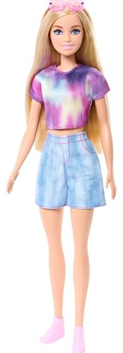 Barbie Mysteries: Beach Detectives Barbie Malibu boneca de moda com conjunto característico removível com acessórios, como óculos de sol, JFV63