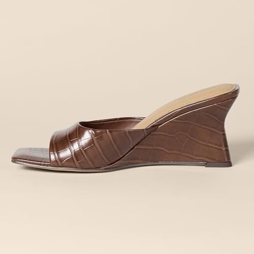 Image of Amazon Essentials Women's Wedge Sandals