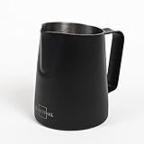 ✔ ESCALA INTERIOR - Elegante jarrita de leche hostelería negra sin BPA con escala interior para espumar la cantidad de leche necesaria y preparar 1 o 2 capuchinos en casa o en el bar. Ideal para café con leche o capuchinos