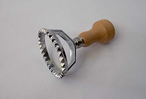 Tredoni 6.4cm Round Ravioli Pasta/Dough Stamp Cutter (6.4 cm // Large), Silver, Natural Wood - Image 2