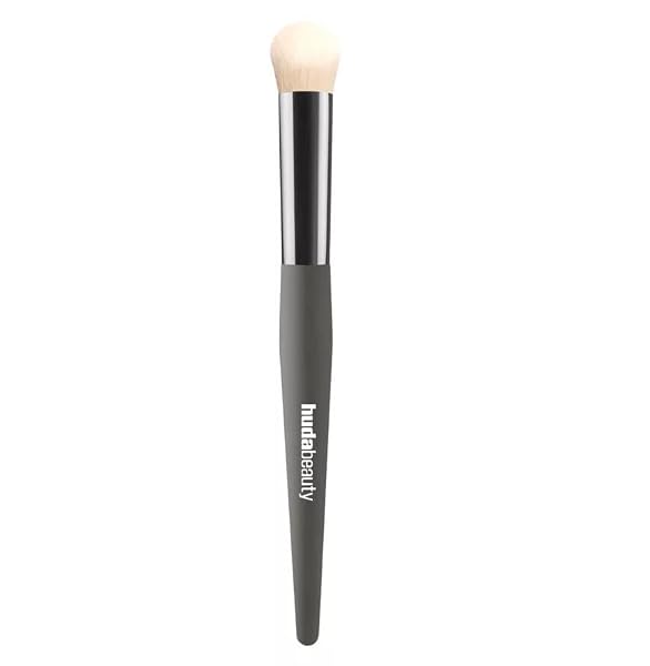 Huda Beauty Undereye Buff Brush