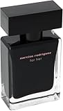 Fragranza Floreale Femminile: Eau de Toilette Narcis Rodrigue For Her, una composizione floreale sofisticata e sensuale creata appositamente per le donne moderne Formato Conveniente: Flacone da 30 ml perfetto per portare la tua fragranza preferita sempre con te, ideale per viaggi e borsetta Design Elegante: Bottiglia dal design minimalista con vetro nero opaco e dettagli raffinati che riflettono l'eleganza del marchio Narcis Rodrigue Eau de Toilette: Concentrazione leggera e fresca che offre una profumazione delicata e persistente, perfetta per l'uso quotidiano