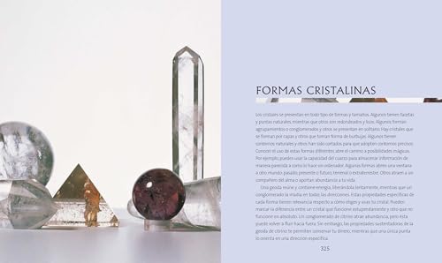 La biblia de los cristales: Guía definitiva de los cristales - Características de más de 200 cristales (Biblias), versión en español
