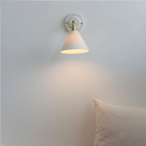 Applique murale orientable céramique avec abat-jour entonnoir