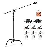 💚【Einstellbar】C-Ständer mit Rad des mittleren Standpfostens des 3 beinigen Lichtständers kann von 150CM bis 330CM eingestellt werden,so dass Sie mehr verschiedene Aufnahmemöglichkeiten haben.Die 3 Beine an der Unterseite können um 120 Grad gespreizt werden,um Ihre Ausrüstung stabiler zu machen.Praktisch für Ihre Aufnahmen.