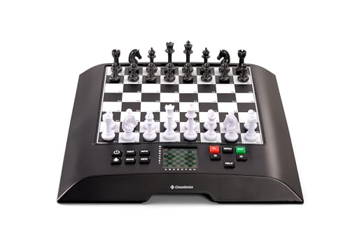 MILLENNIUM ChessGenius M810 Version 2024 - Schachcomputer mit bis zu 2050 ELO, Leichtgängiges Drucksensorbrett, magnetische Figuren, beleuchtetes Display