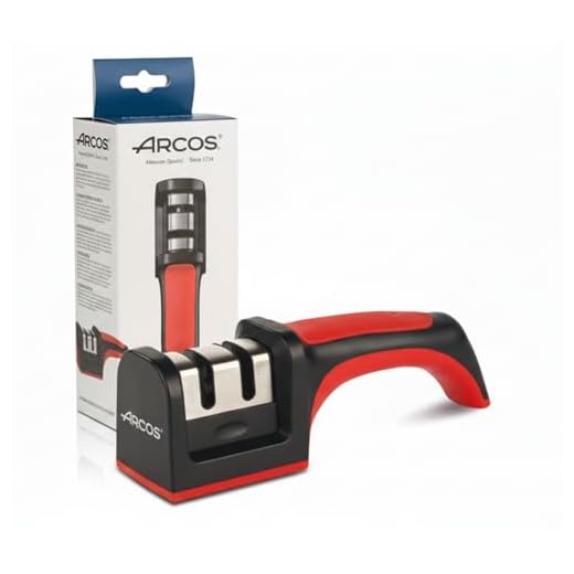 ARCOS Afilador Profesional con Mango Ergonómico de Uso Manual para Afilar y Pulir Cuchillos. Rodillos Cerámicos y de Carbono. Color Rojo y Negro