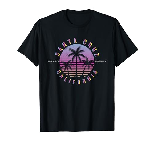 Rivivi l'era d'oro della spiaggia di Santa Cruz con questo design vintage al tramonto. Lascia che la nostalgia della cultura balneare californiana degli anni '70 e '80 ti porti in un viaggio. Ideale per chi ama la bellezza del surf di Santa Cruz
