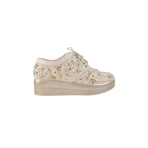 Image of Mochi Women'sSlip On Closure Boots with Platforms