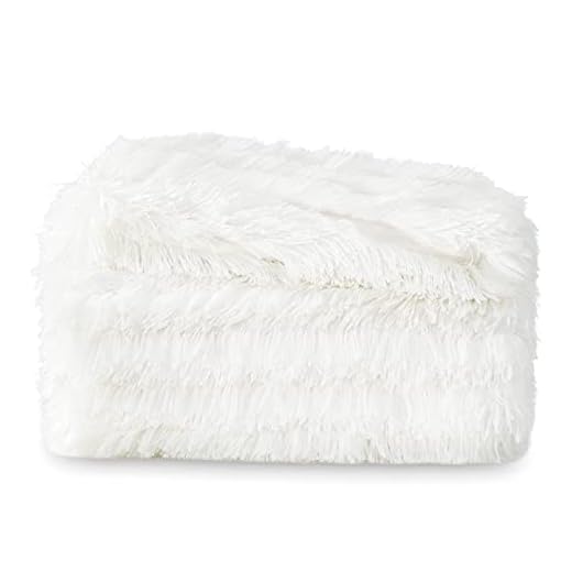 Bedsure Manta Sofa Pelo Largo - Manta Pequeña Blanco de Terciopelo Peluche, Manta Cubre Sofa Invierno Reversible con Piel Sintética Suave y Polar, 130x150 cm