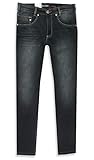 Moderne Herrenjeans von 'Joker' aus hochwertigem Premium Ganzjahresdenim mit modischer und authentischer Waschung. Umweltfreundlich hergesttelt mit Laseraufhellung und chemiefreier Sauerstoffbleichung. Das Modell 'Jayson' hat einen schmaleren Schnitt als das Modell 'Clark', mit figurnaher Passform und mittelhohem Bund.