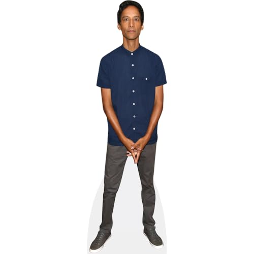 Bild: Danny Pudi (Blue Shirt) Pappaufsteller lebensgross f�r 66,97 EUR bei amazon.de