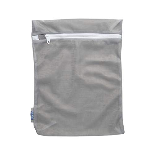 Woolite 4 Pack Active Wear Wash Bag Set | Set Includes 2 Large Bags And 2 Medium Bags | Protect Clothing | Laundry Accessories | Assorted Colors #TOP3