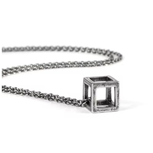 Collier pendentif argent retro pour un look punk geometrique au quotidien