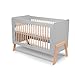 skiddoü lettino in legno Krubb regolabile in altezza, per materassi 120x60 cm, sponda di sicurezza, pioli estraibili, in legno massiccio di faggio, faggio, da 0 a 4 anni, Grigio