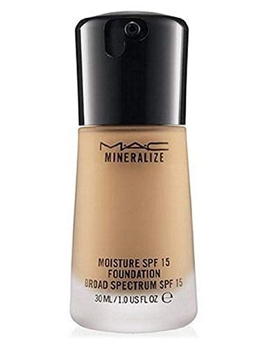 MAC Mineralize Moisture SPF 15 Foundation NC15