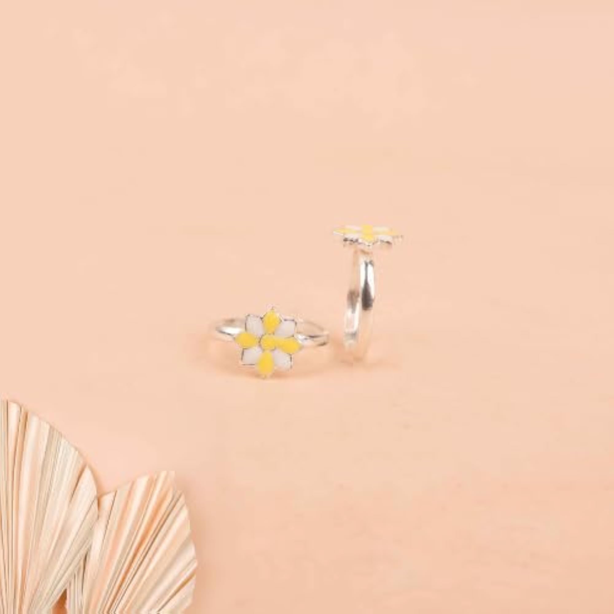 Women's Adjustable Silver Toe Ring Pair, Yellow Bloom Design