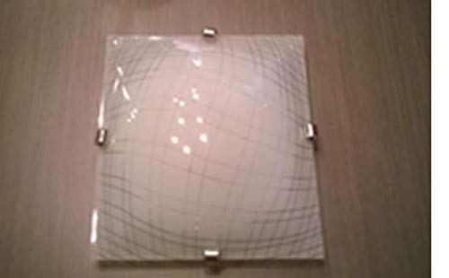 Plafonnier blanc élégant pour illuminer le salon ou la chambre