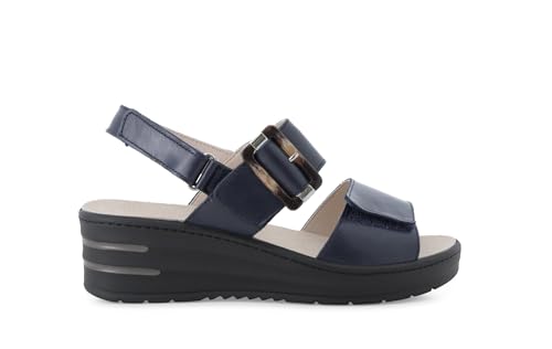 Sandale compensée en cuir bleu marine chic et sa grande boucle élégante 019227q