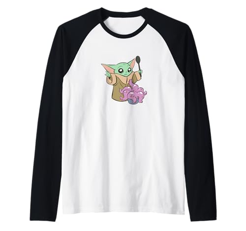 : The Mandalorian Grogu Cooking A Snack Big Poster Maglia con Maniche Raglan