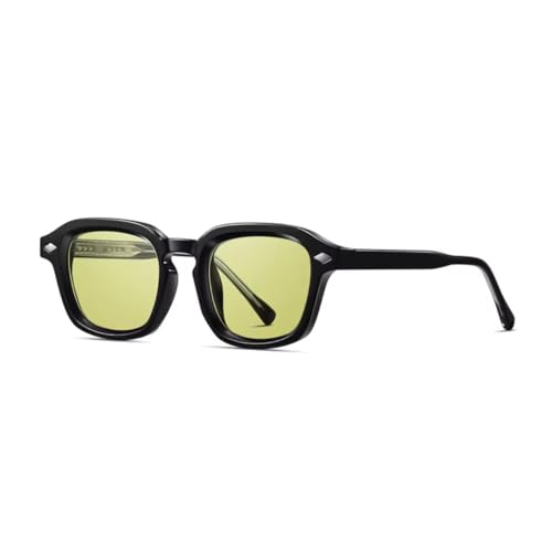Lunettes de soleil carrées pour femme, l'accessoire tendance punk chic des terrasses