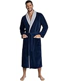 Peignoir classique en velours avec col châle en coton éponge.
