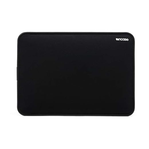 Incase ICON Sleeve Schutzhülle für Apple MacBook Air 11" - schwarz [TENSAERLITE®-Material I Kunstfell-Interieur I Magnetverschluss] - CL60655