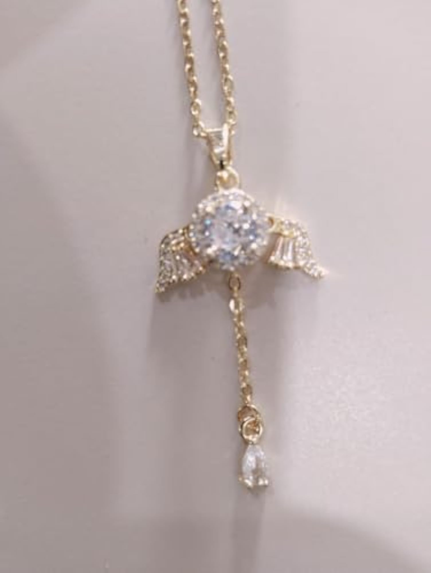 Artificial Gold Chain with Pendant for Stylish Look