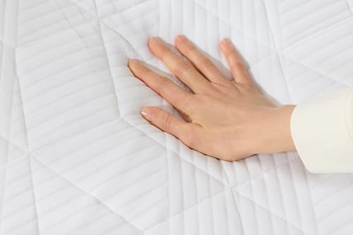 Image of Amazon Basics Memory Foam Mattress, Medium-Firm, Cooling Gel, Queen Size, CertiPUR-US Certified Foam, 80 x 60 x 10 inches, White /Gray, Guest Room