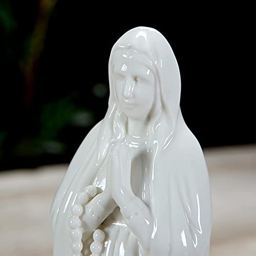 Statue de la Sainte Vierge Marie, une figurine chrétienne blanche à offrir pour une fête