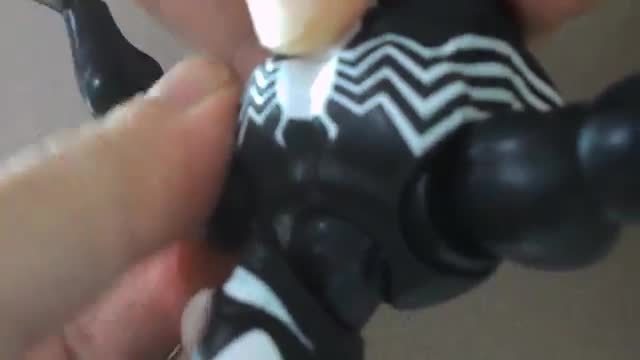 Amazon | MAFEX マフェックス No.088 ヴェノム コミック バージョン