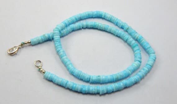 Collier en opale bleue naturelle et perles Heishi de 5mm pour rehausser votre style d'été