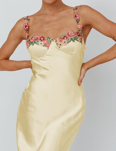 Robe midi fendue en satin pour vos soirées d'été et grands événements