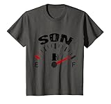 Divertente indicatore del livello del carburante del figlio puntato al massimo. Ottimo regalo per Natale o il compleanno di tuo figlio. T-shirt abbinata disponibile anche per il papà.