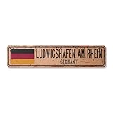 LUDWIGSHAFEN AM RHEIN DEUTSCHLAND Vintage Straßenschild deutsche Flagge Stadt Land ro