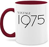 Tasse aus Keramik: Unsere bedruckte Trinktasse ist aus hochwertigem Keramik gefertigt. Das Farbhighlight der weißen Tasse ist der farbige Henkel und die Tasseninnenseite. Die Farben sind aufeinander abgestimmt und können je nach belieben gewählt werden. Dank des Farbakzentes und der Bedruckung ist diese Motivtasse ein echter Hingucker, ganz egal ob am Frühstückstisch, im Büro oder auf der Couch. Greif jetzt zu und bringe mit dieser Henkeltasse Farbe in dein Leben!