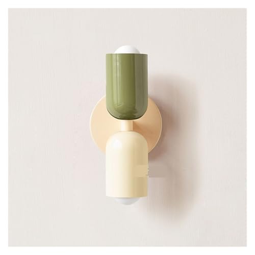 Applique murale lumière chaude pour éclairer un couloir sombre beige