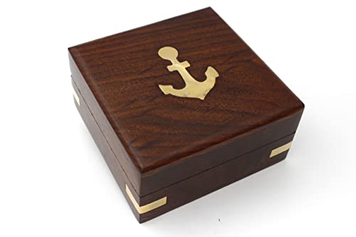 Brújula grabada en latón con estuche de madera miniatura 7