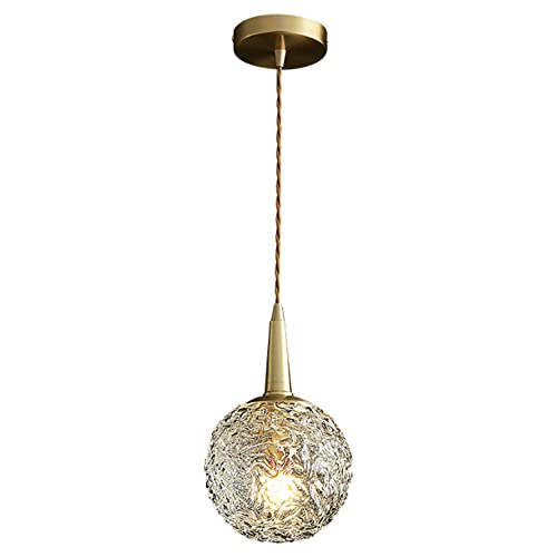 Luminaire suspendu en laiton pour illuminer un couloir sombre avec style