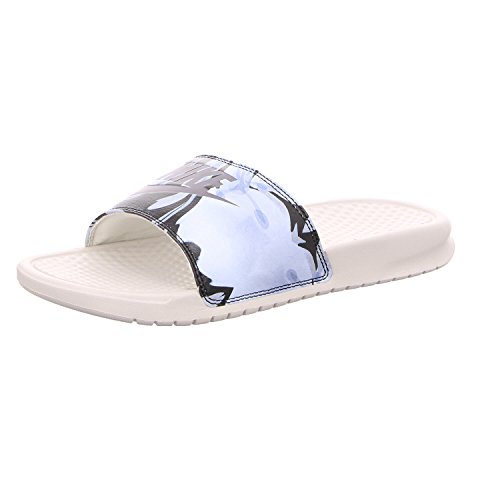 Nike Women's Benassi 'Just Do It' Sandal 618919-015 (Light Bone/Light Carbon, 10 B(M) US)