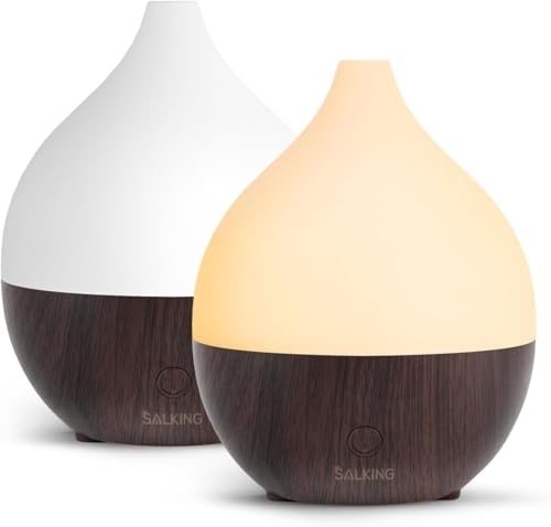 Diffusore compatto e versatile (Set da 2) Il nostro piccolo diffusore di oli essenziali è progettato per essere compatto e versatile, ideale per diversi spazi e stili di vita. Il set da due diffusori consente di profumare più ambienti allo stesso tempo, come camera da letto, soggiorno o ufficio, ed è perfetto anche da portare in viaggio.