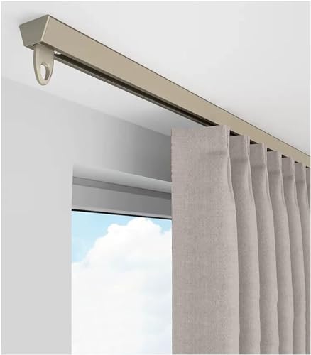 V̐ÂȃOChJ[egbNArO[̐Q̏õA~J[e[̎̕d؂ J[e[(Brown,11m/36.1ft)