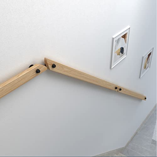 Main courante d'escalier en bois massif contre le risque de glissade des seniors