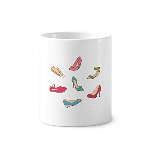 Tasse en céramique blanche avec talons hauts pour organiser le bureau et la salle de bain
