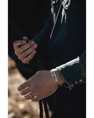 Montana Silversmiths Unisex X Ian Munsick Blacktooth Cuff Bracelet - BC6276IM One Size3